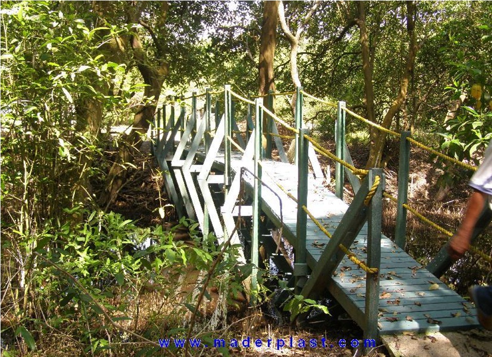 puente en madera plástica para cruzar ríos riachuelos caños puentes en maderas plásticas maderplast puente sobre distrito de riego agrícola caño rio riachuelo quebrada lago pantano humedales 02 puente en madera plástica para cruzar ríos riachuelos caños puentes en maderas plásticas maderplast puente sobre distrito de riego agrícola caño rio riachuelo quebrada lago pantano humedales 02